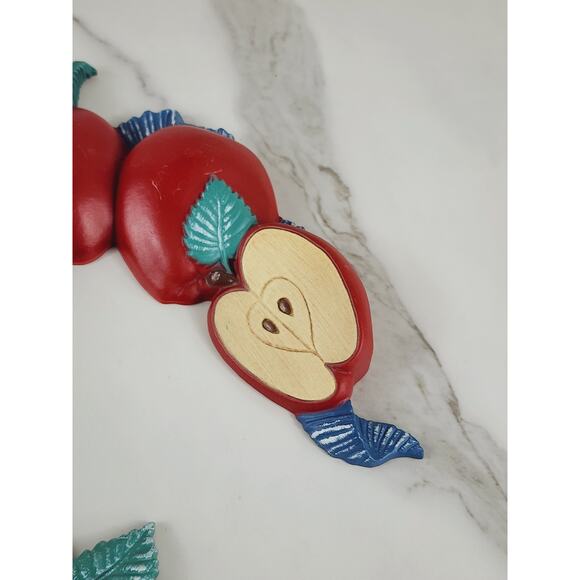 Home Interiors Red Apple Plaque Wall Decor Hanging 1998 Hard Plastic 8 3/4" x2 - Picture 4 of 16